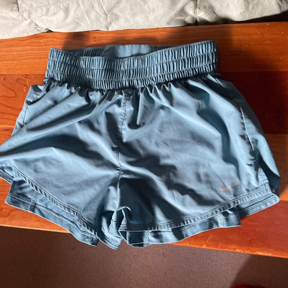 Nike dry fit 2 in 1 athletic shorts